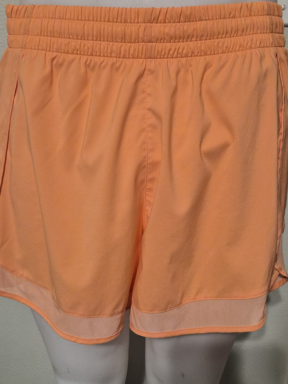 Athleta Mesh Racer Run Mid-Rise 4" Shorts Orange Plus Size 1X
